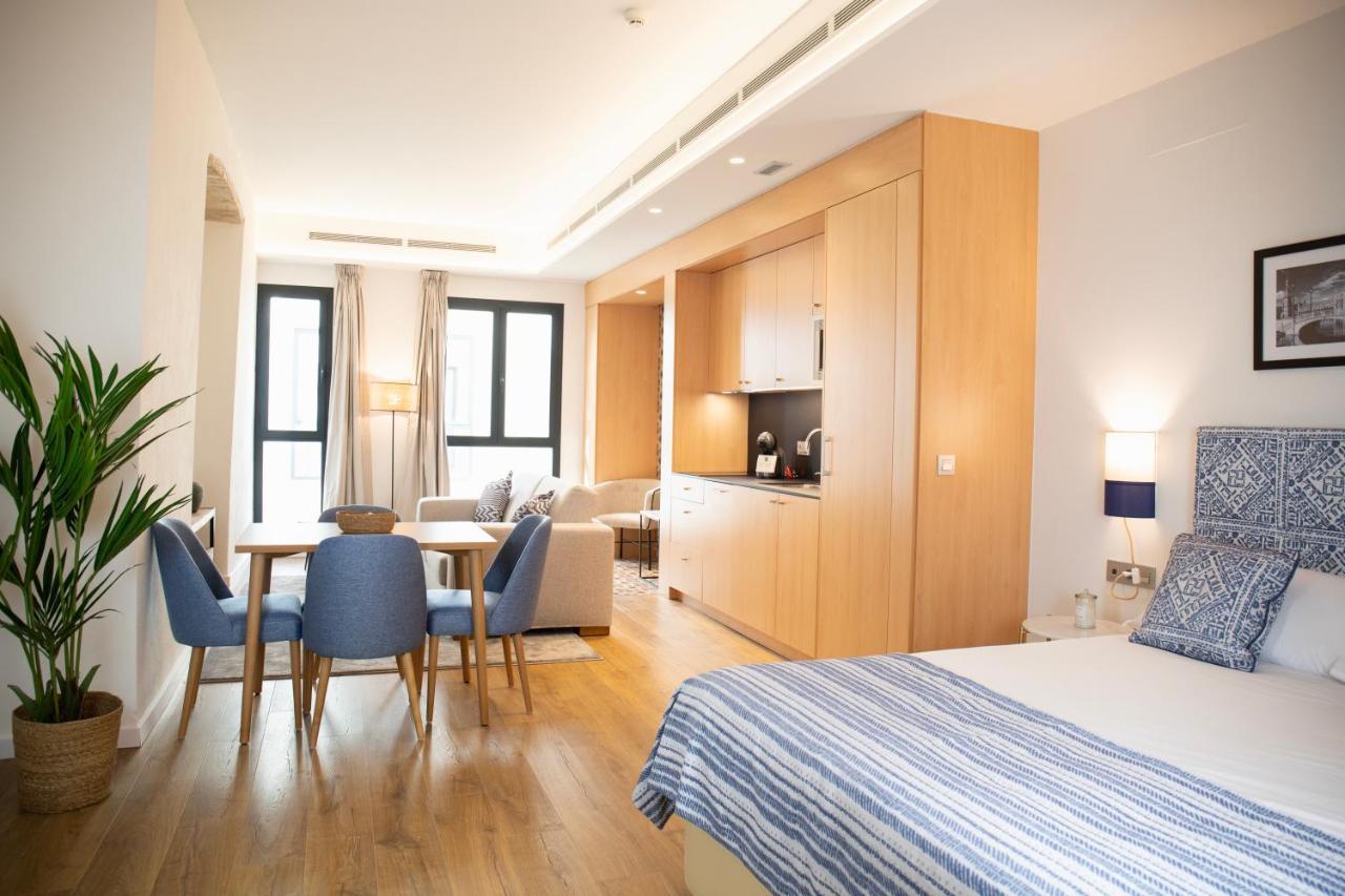 Nqn Aparts & Suites Sevilla Bagian luar foto