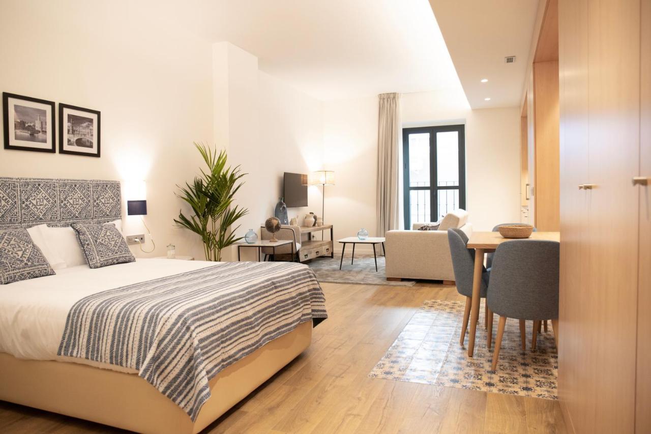 Nqn Aparts & Suites Sevilla Bagian luar foto