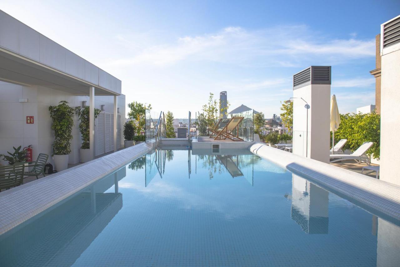 Nqn Aparts & Suites Sevilla Bagian luar foto