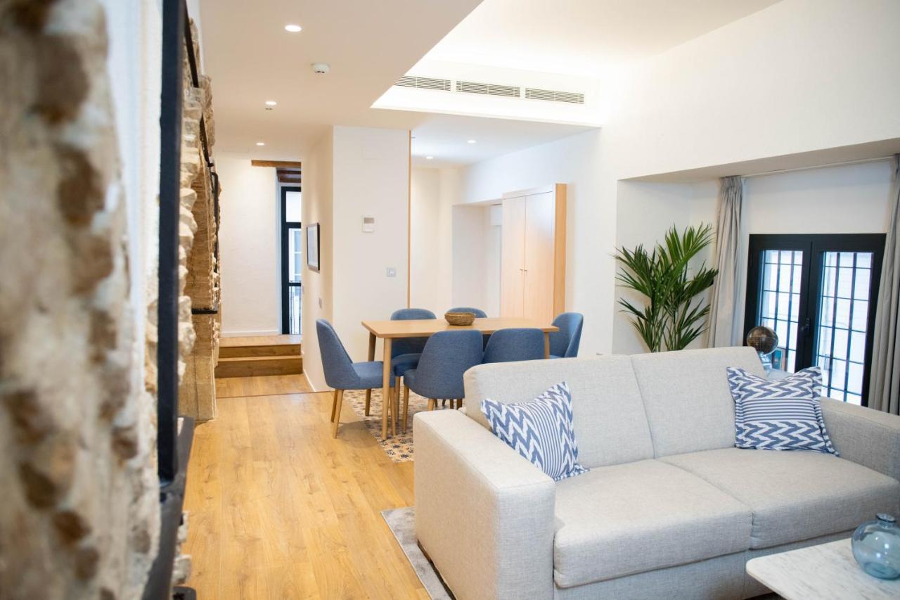 Nqn Aparts & Suites Sevilla Bagian luar foto