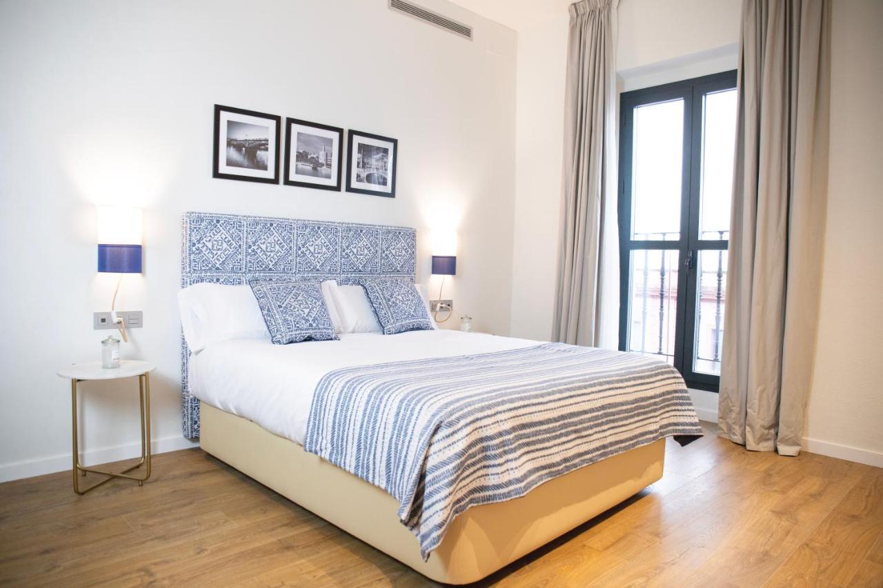 Nqn Aparts & Suites Sevilla Bagian luar foto