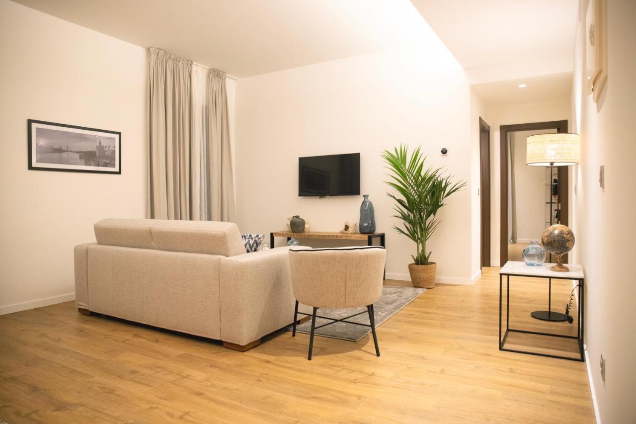 Nqn Aparts & Suites Sevilla Bagian luar foto