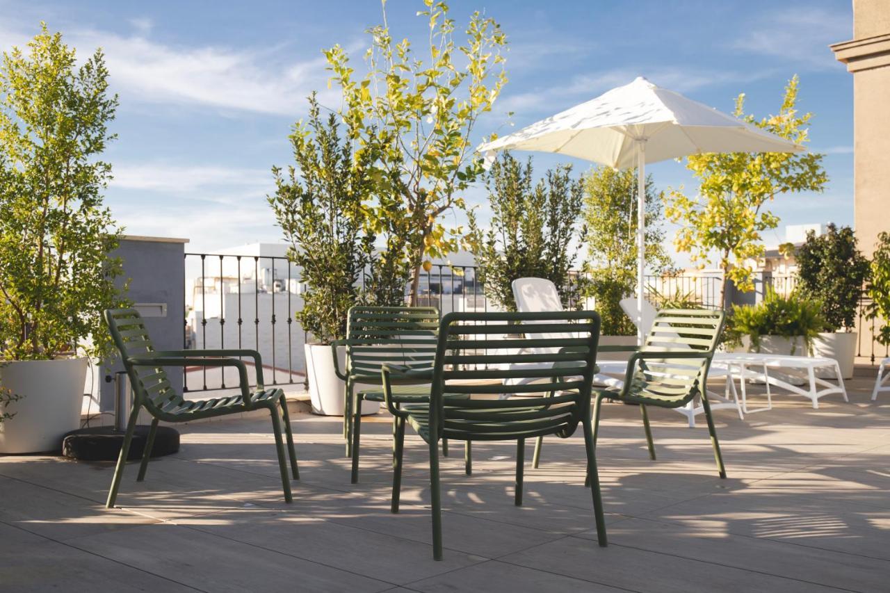 Nqn Aparts & Suites Sevilla Bagian luar foto
