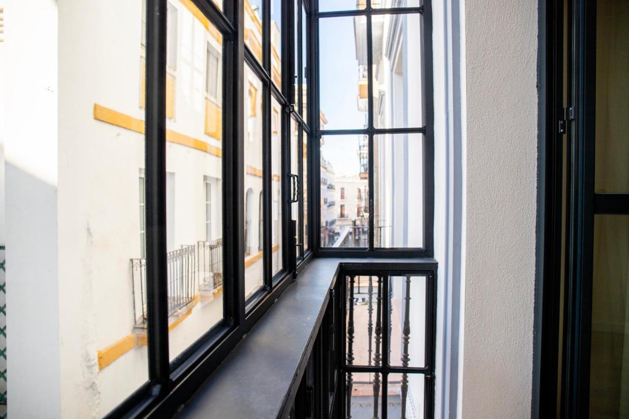 Nqn Aparts & Suites Sevilla Bagian luar foto