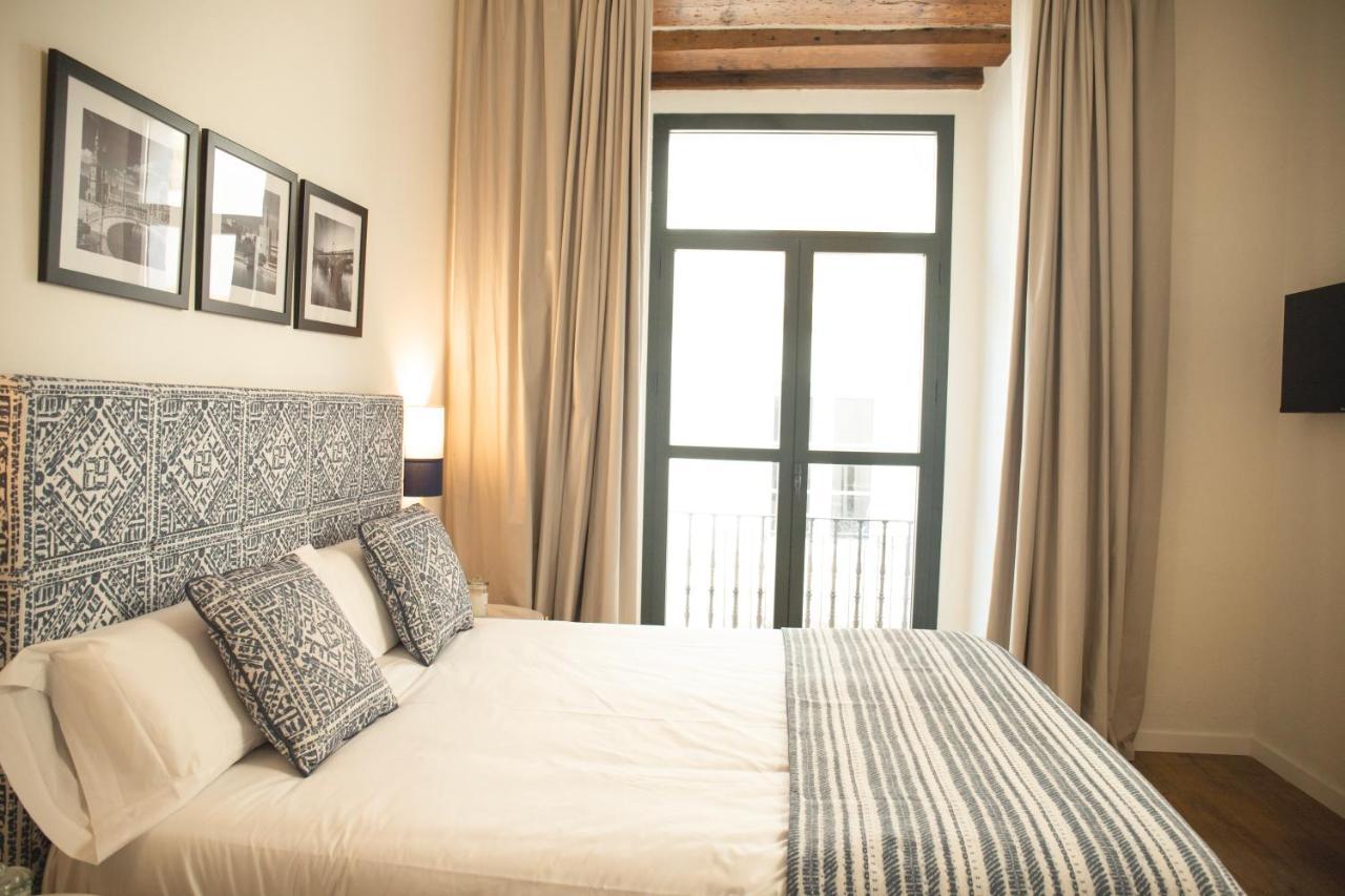 Nqn Aparts & Suites Sevilla Bagian luar foto