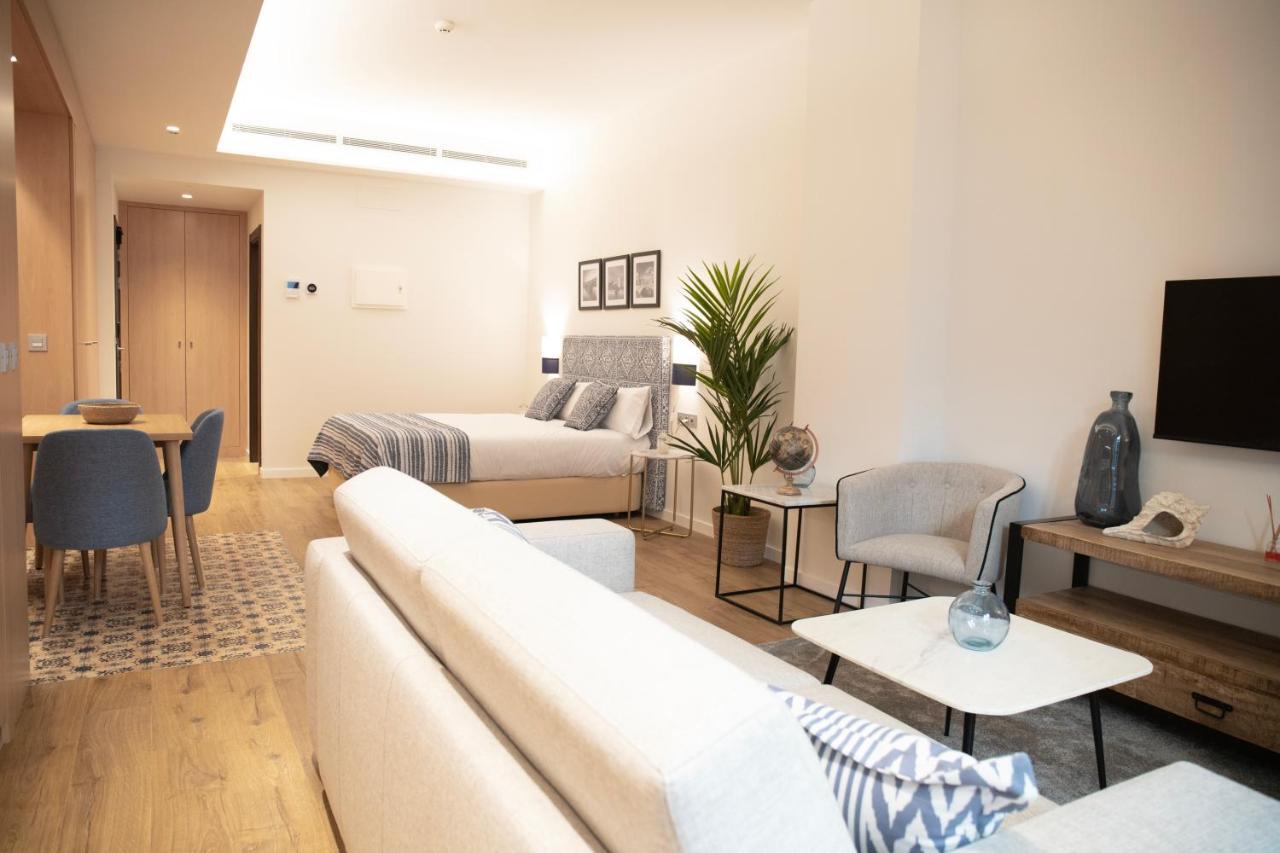 Nqn Aparts & Suites Sevilla Bagian luar foto