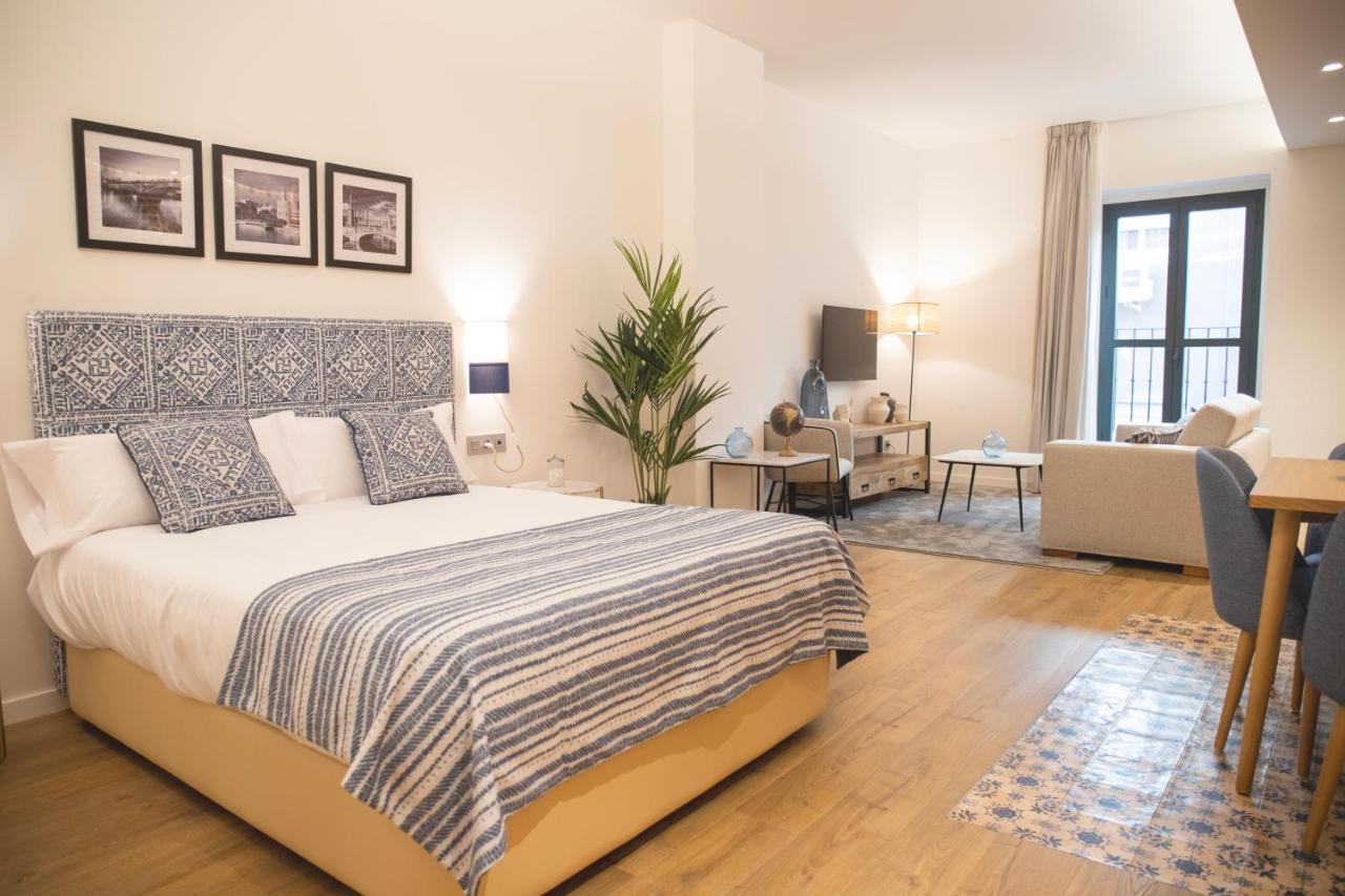 Nqn Aparts & Suites Sevilla Bagian luar foto