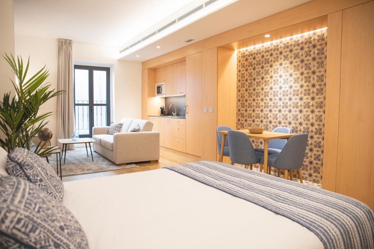 Nqn Aparts & Suites Sevilla Bagian luar foto