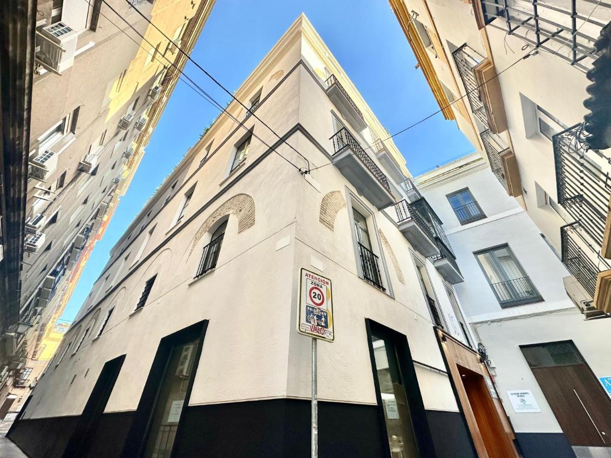 Nqn Aparts & Suites Sevilla Bagian luar foto