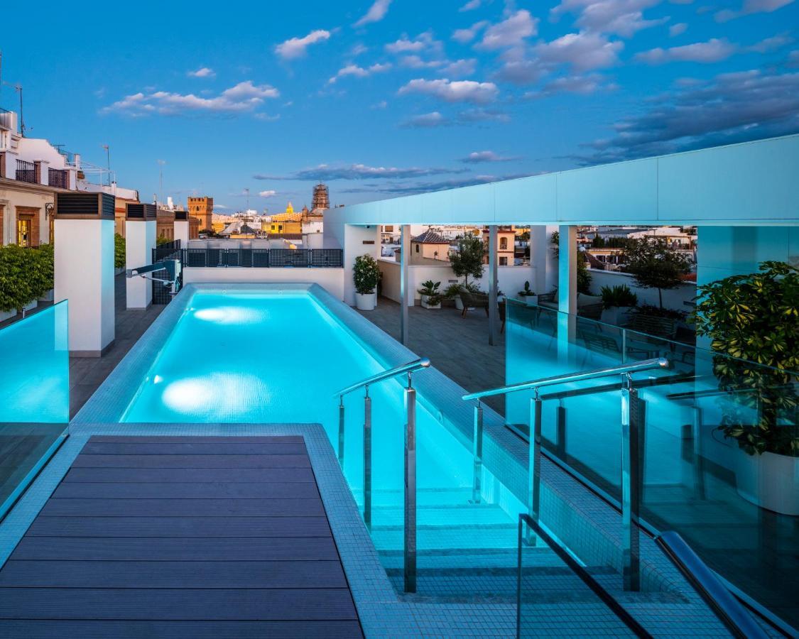 Nqn Aparts & Suites Sevilla Bagian luar foto