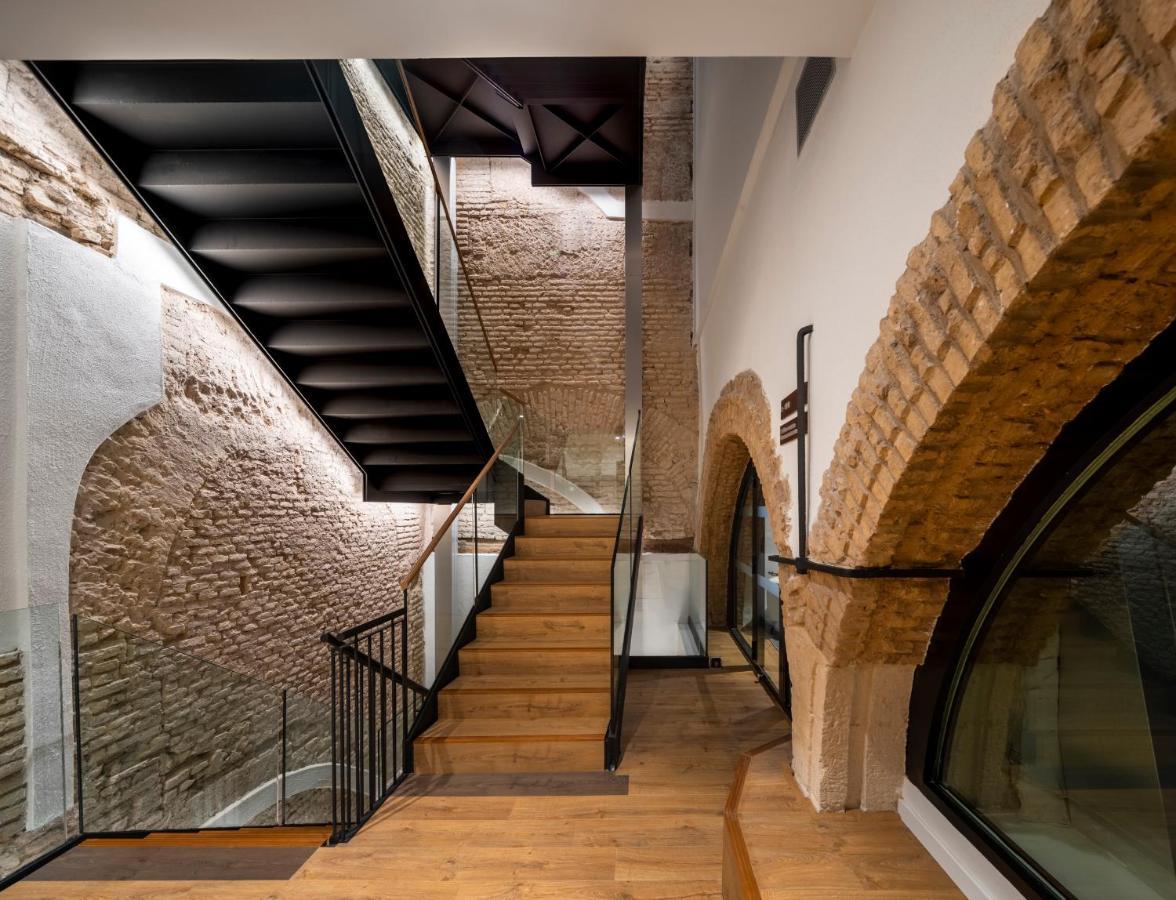 Nqn Aparts & Suites Sevilla Bagian luar foto