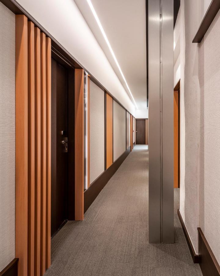Nqn Aparts & Suites Sevilla Bagian luar foto